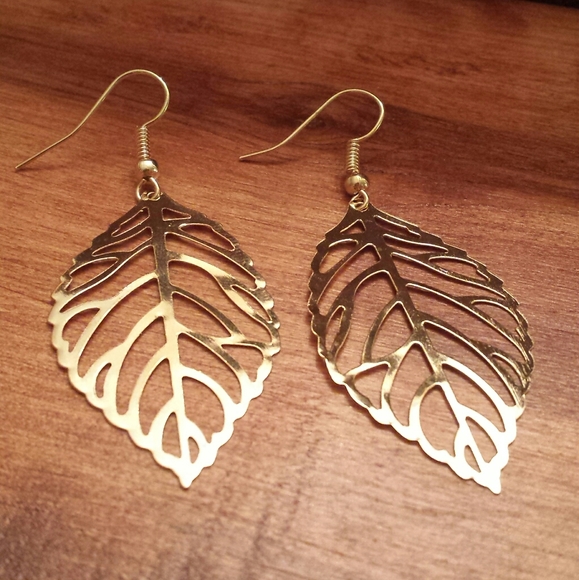 50%off Leaf Earrings 1 Silver left! Free w/ bangle - Picture 6 of 6